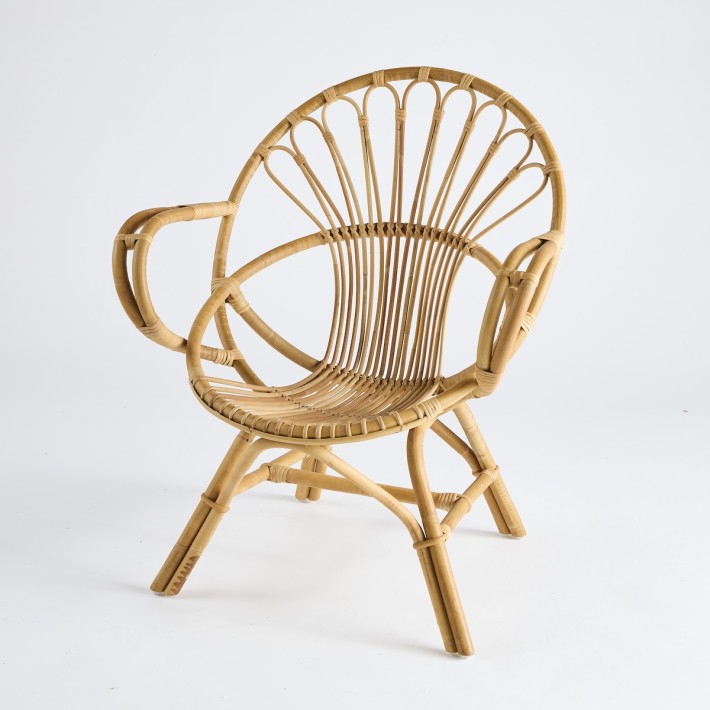 Vintage rattan coquille armchair with armrests PU017