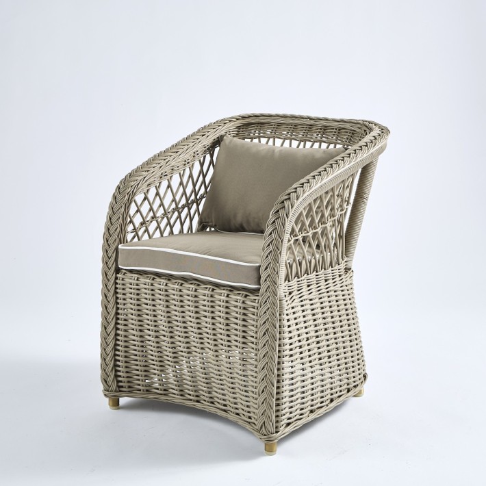 Fauteuil en rotin laqué beige avec coussin PU039